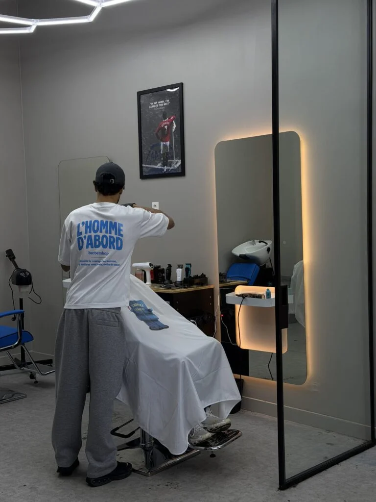 L'Homme d'Abord Salon