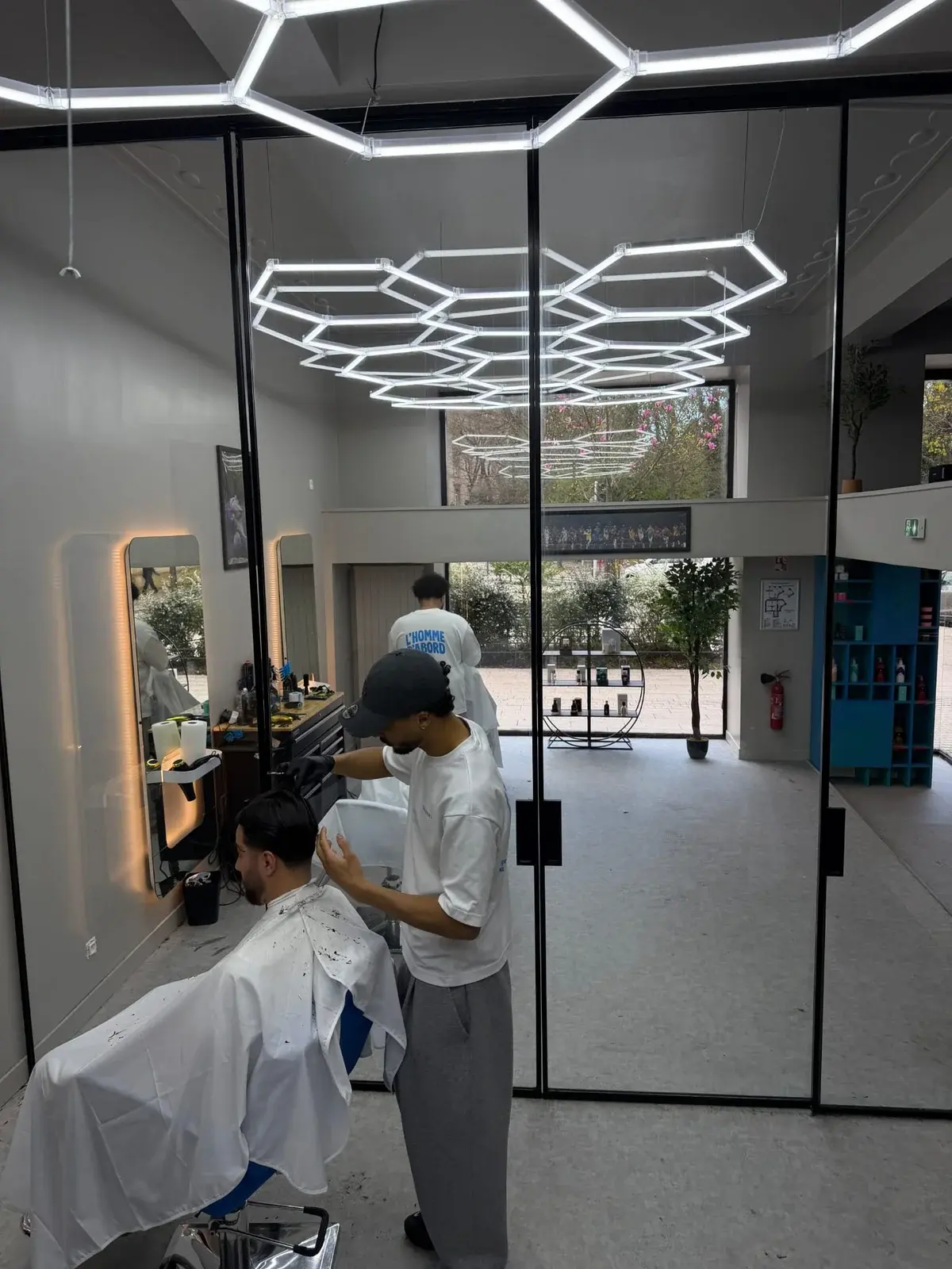 L'Homme d'Abord Salon